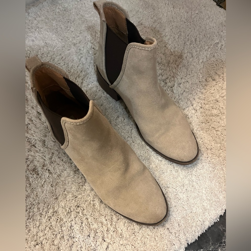 Steve Madden Tan Leather Ankle Boots